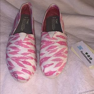 Women Toms slip ons